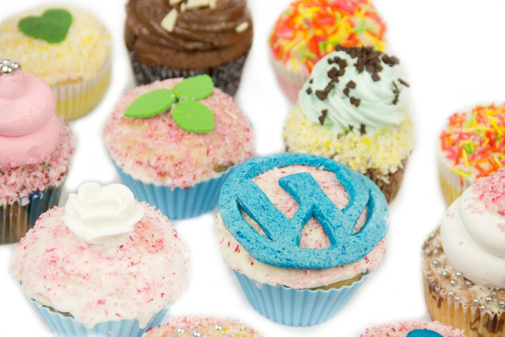 カップケーキの中のワードプレスのマーク